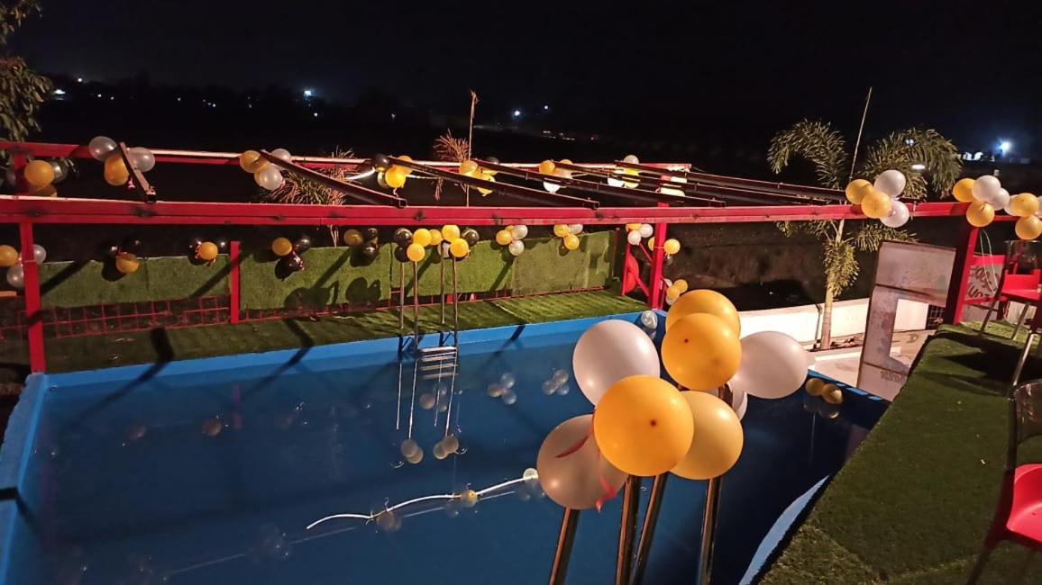 Gods County. Resort & Banquets ธาราพิธ ภายนอก รูปภาพ