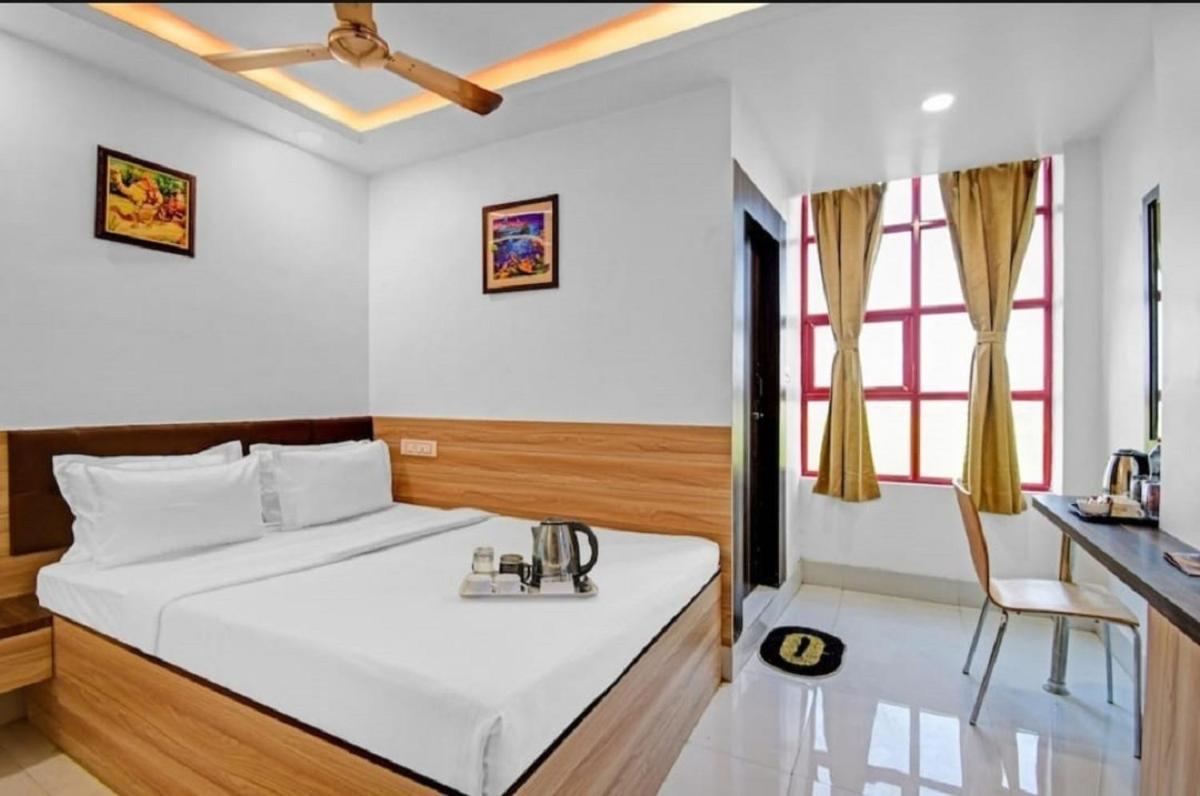 Gods County. Resort & Banquets ธาราพิธ ภายนอก รูปภาพ