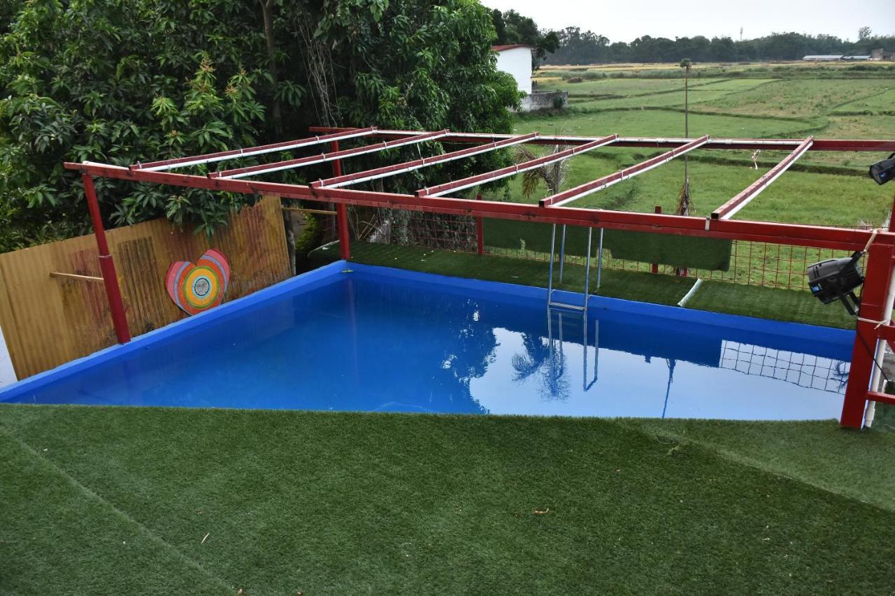 Gods County. Resort & Banquets ธาราพิธ ภายนอก รูปภาพ